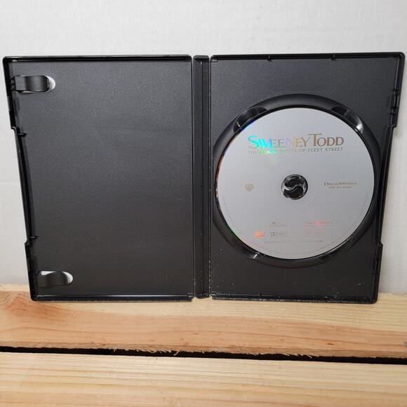 DVD Sweeney Todd The Demon Barber Of Fleet Street - Picture 2 of 4